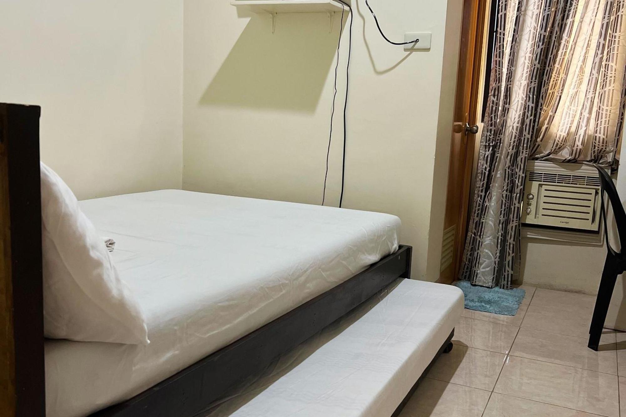 Sta Rosa Inn Iloilo Powered By Cocotel Chambre photo