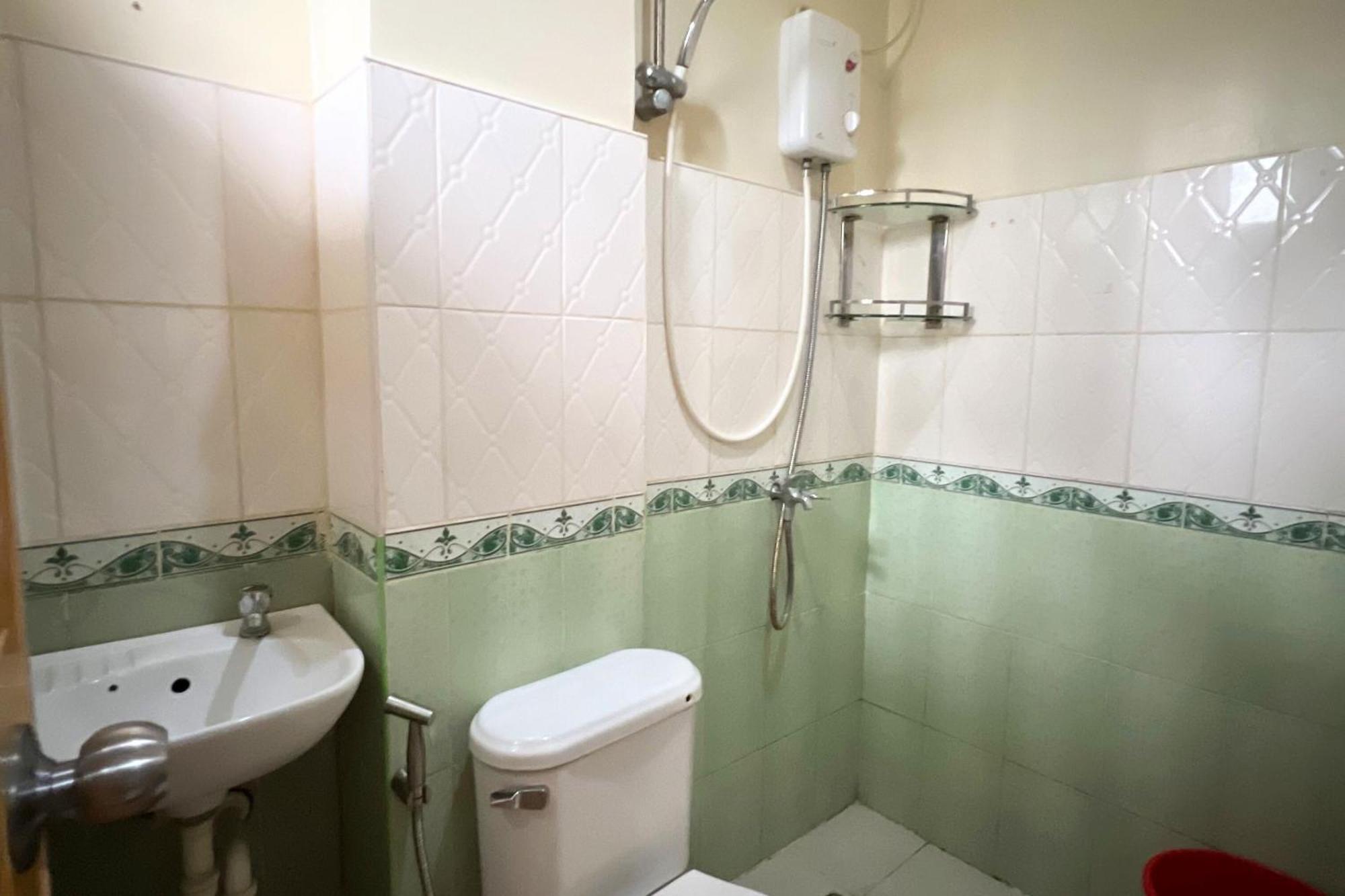 Sta Rosa Inn Iloilo Powered By Cocotel Chambre photo