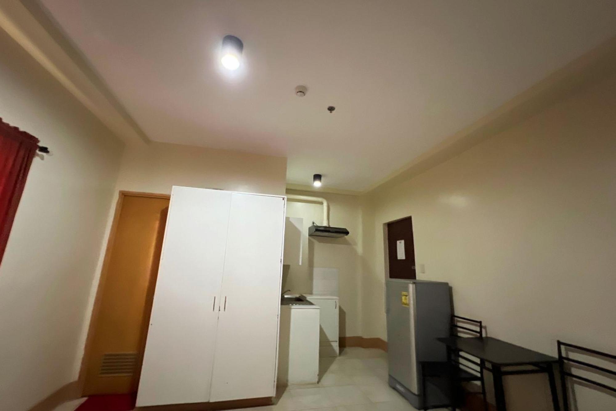 Sta Rosa Inn Iloilo Powered By Cocotel Chambre photo