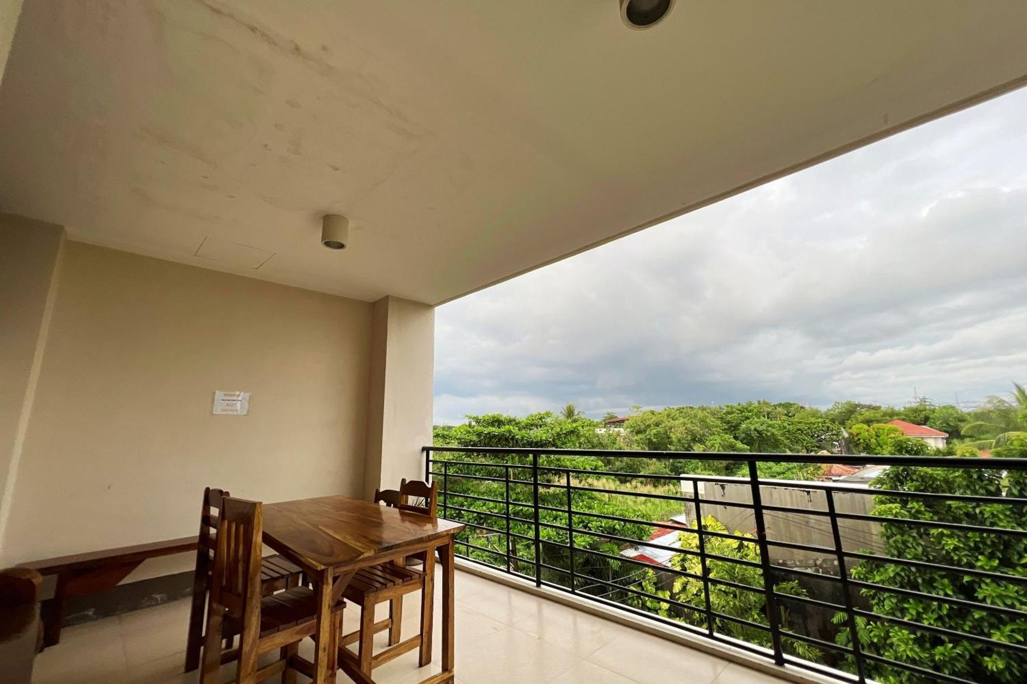 Sta Rosa Inn Iloilo Powered By Cocotel Extérieur photo