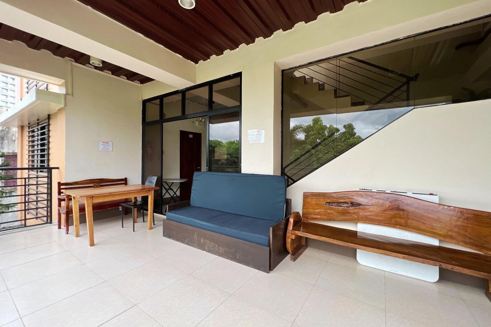 Sta Rosa Inn Iloilo Powered By Cocotel Extérieur photo