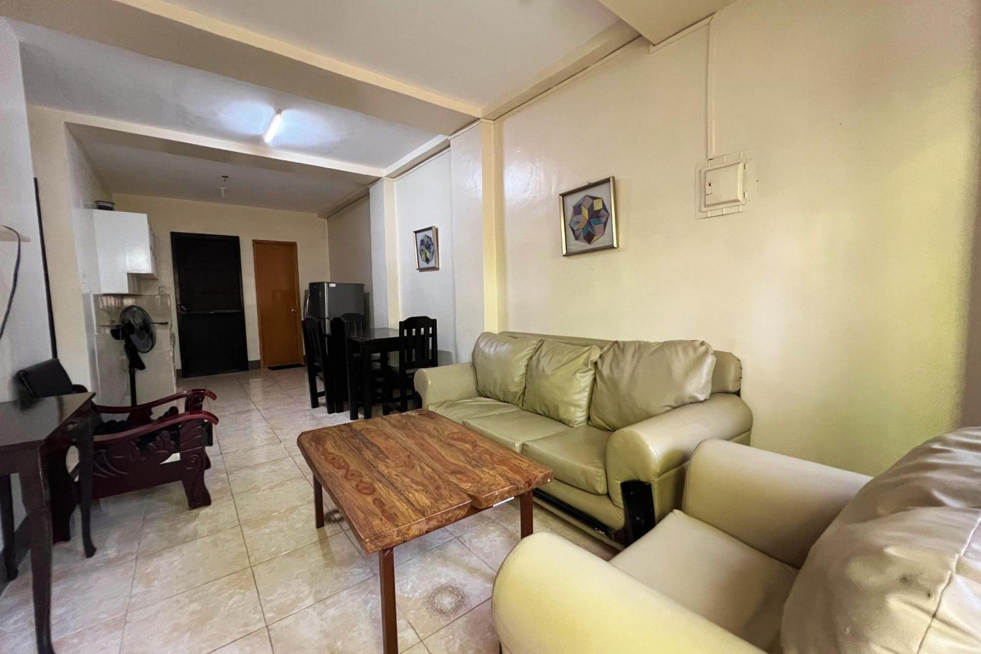 Sta Rosa Inn Iloilo Powered By Cocotel Chambre photo