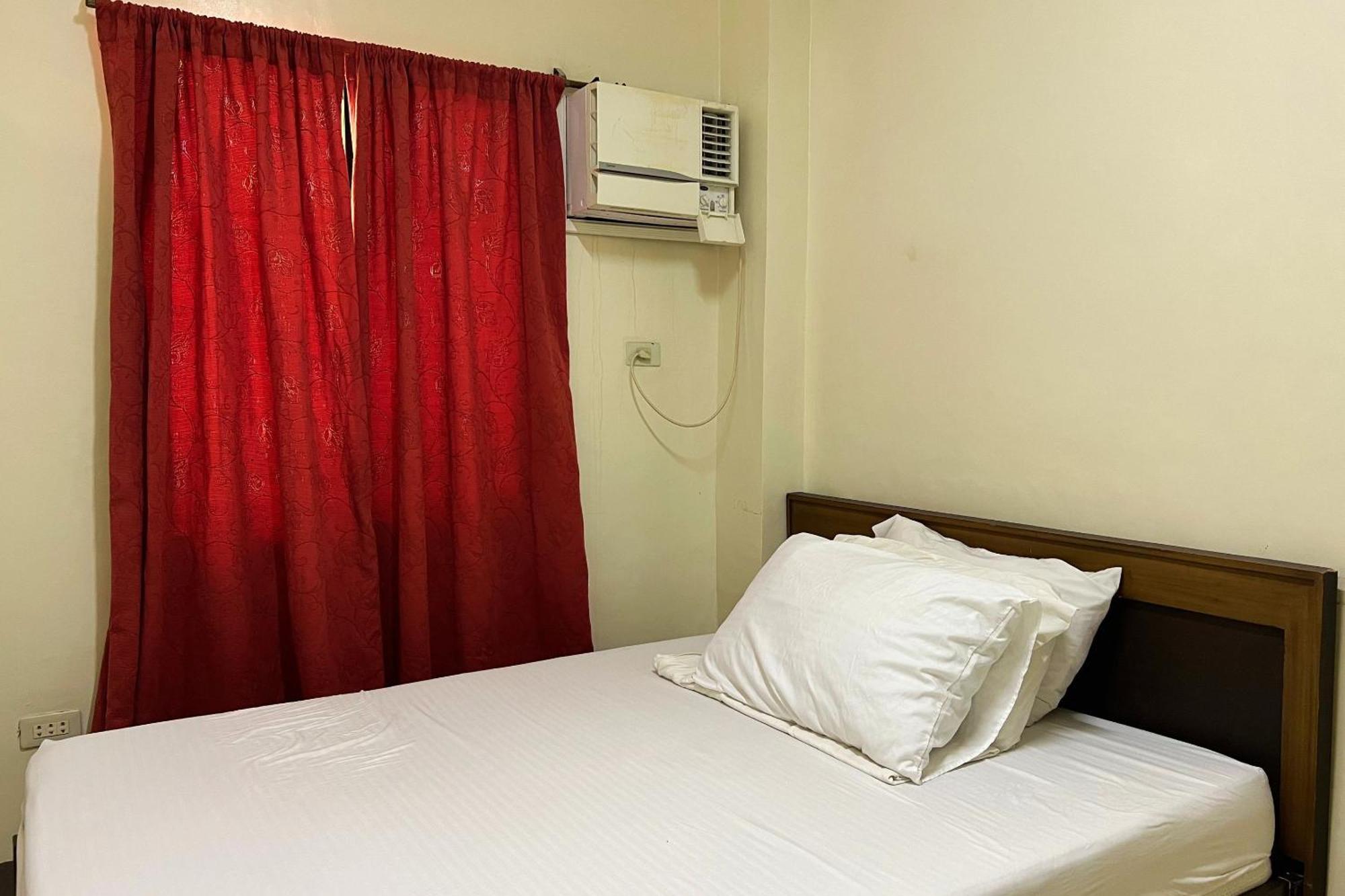 Sta Rosa Inn Iloilo Powered By Cocotel Chambre photo