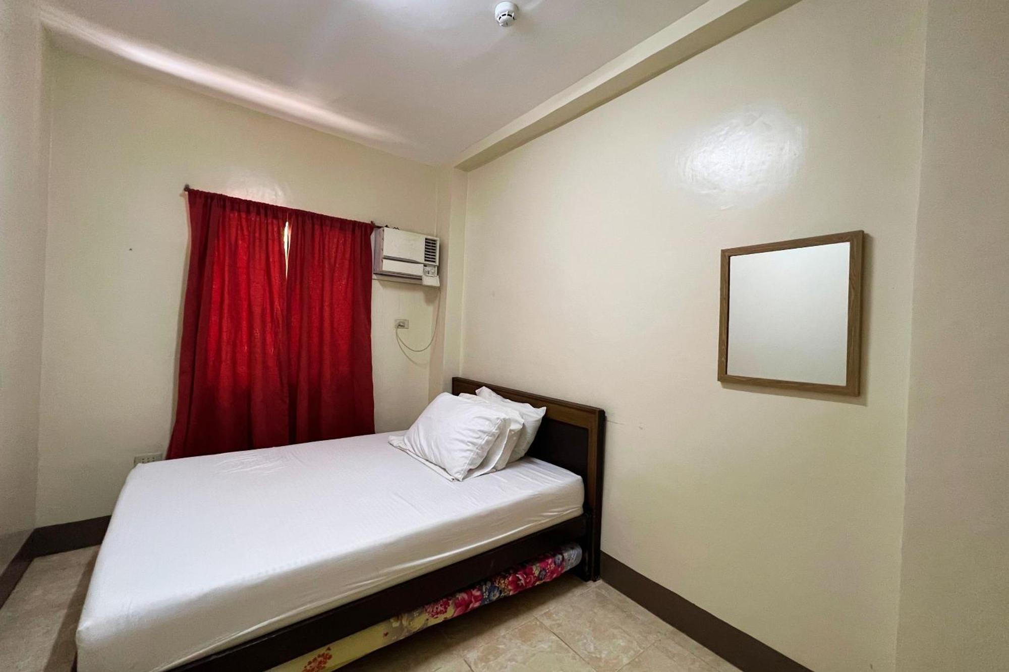 Sta Rosa Inn Iloilo Powered By Cocotel Chambre photo